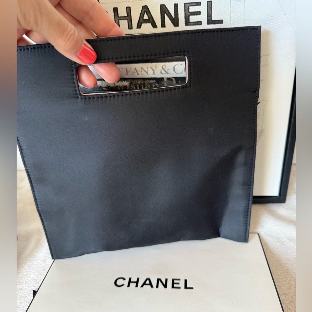 CHANEL Beauty Cosmetic Black Mini Tote Bag - Picture 4 of 9